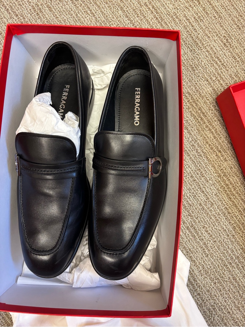 New with tags Salvatore Ferragamo terence calfskin gancini saddle strap loafers